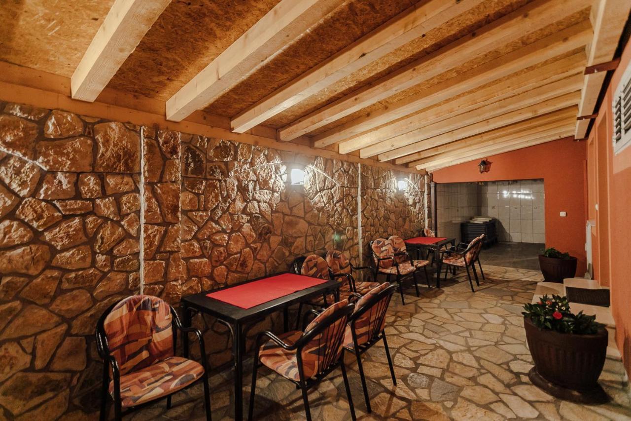 Guest House Villa Zivanovic Херцег-Нови Экстерьер фото
