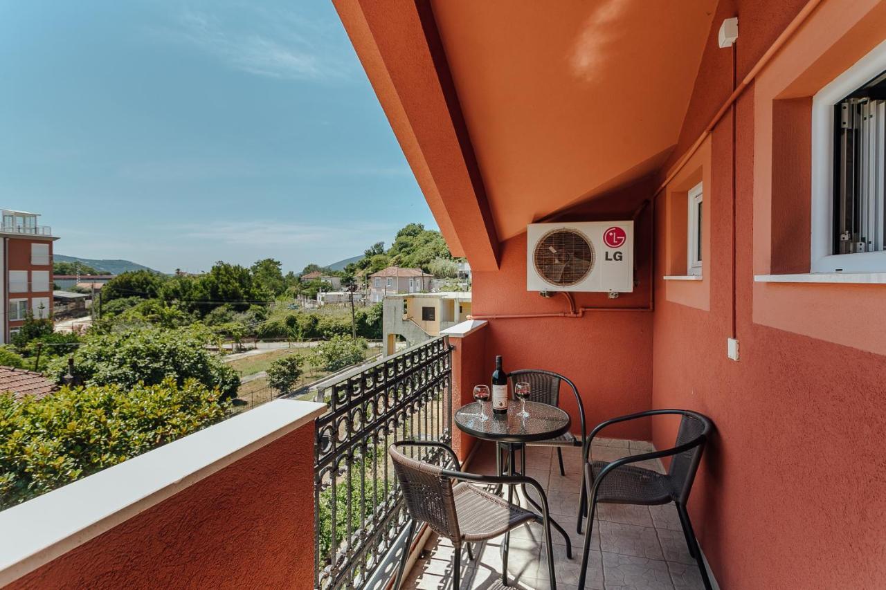 Guest House Villa Zivanovic Херцег-Нови Экстерьер фото
