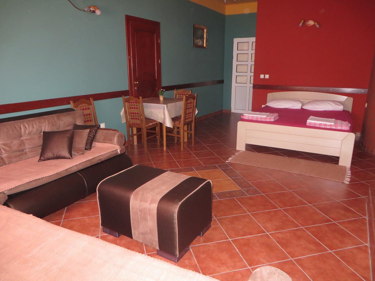 Guest House Villa Zivanovic Херцег-Нови Экстерьер фото