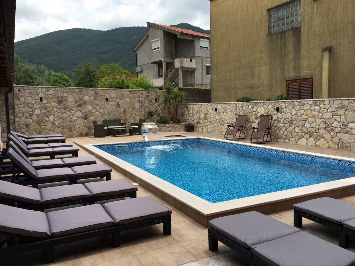 Guest House Villa Zivanovic Херцег-Нови Экстерьер фото